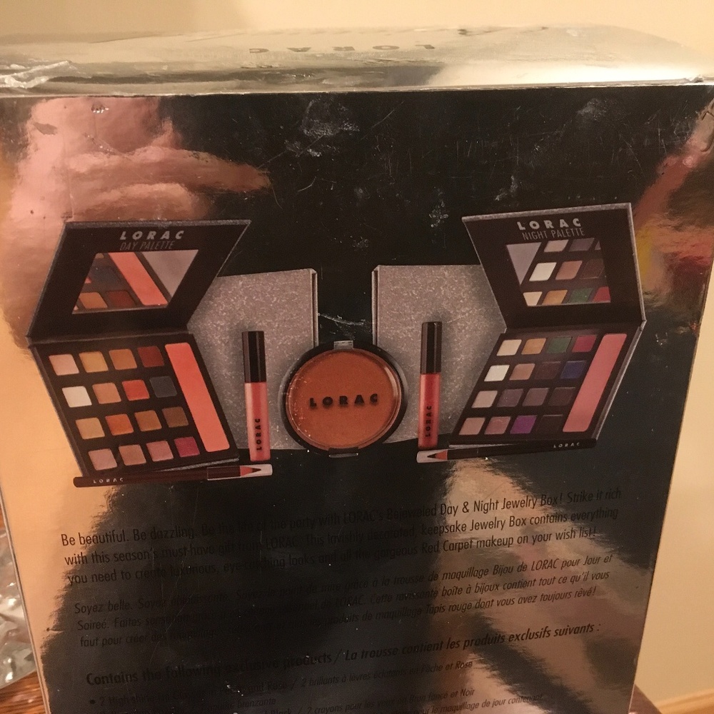 Lorac Limited Edition Day & Cosmetics Set